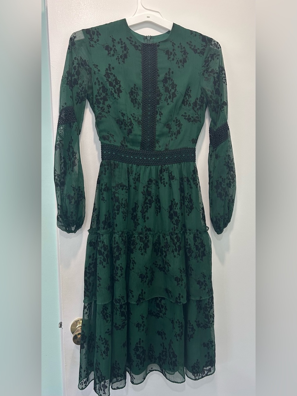 Elegance Tiered Green Floral Long-Sleeve Dress